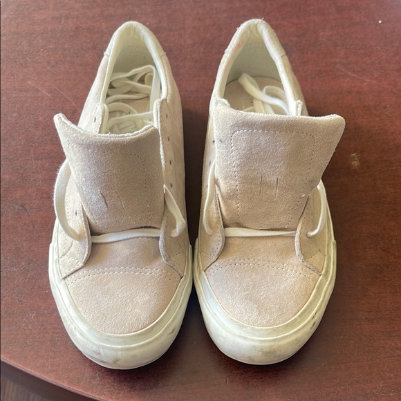 Vans Shoes - Unisex Women 7.5, Men 6.0, Vans Cream Suede Sneakers